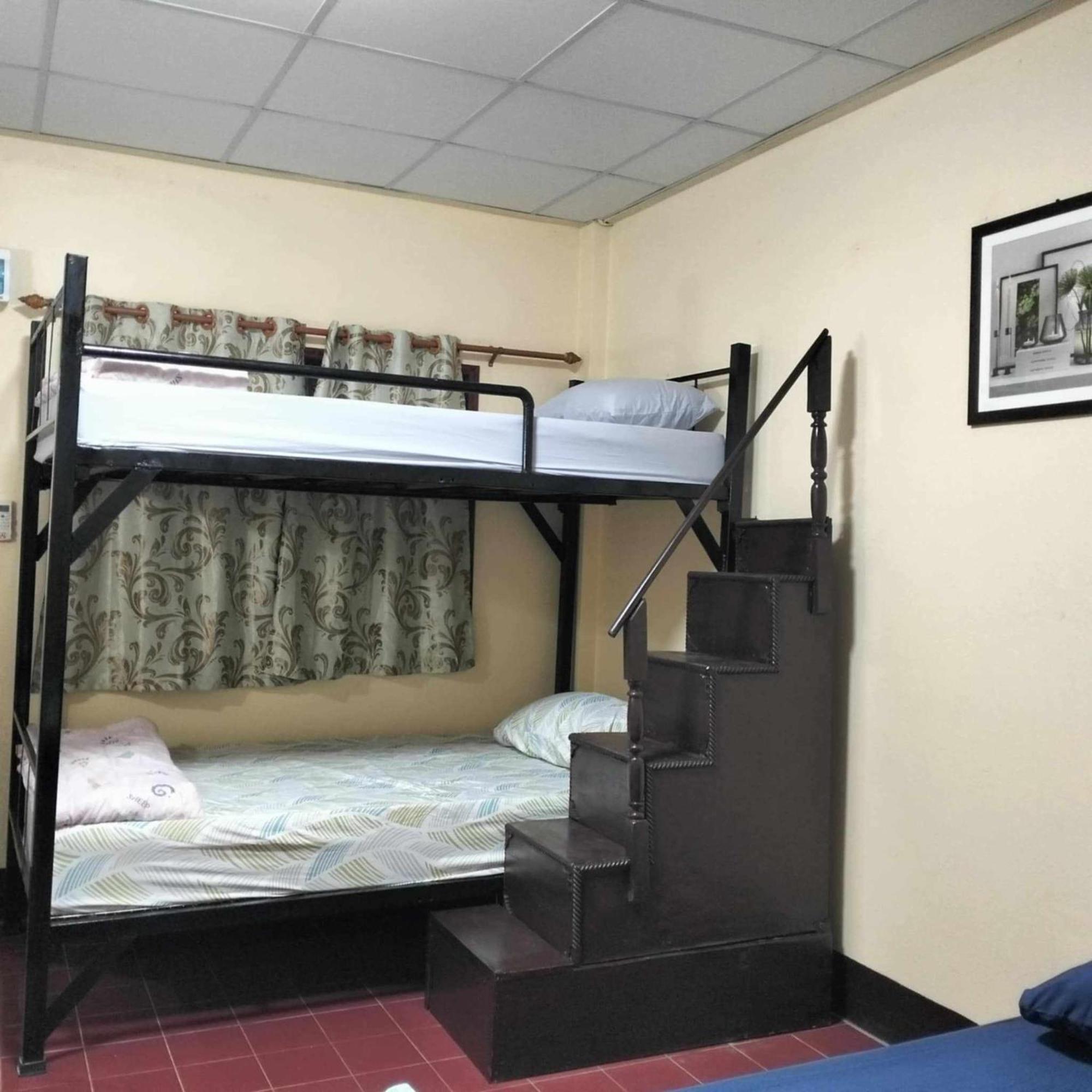 V House Ξενοδοχείο Αγιουτάγια Εξωτερικό φωτογραφία