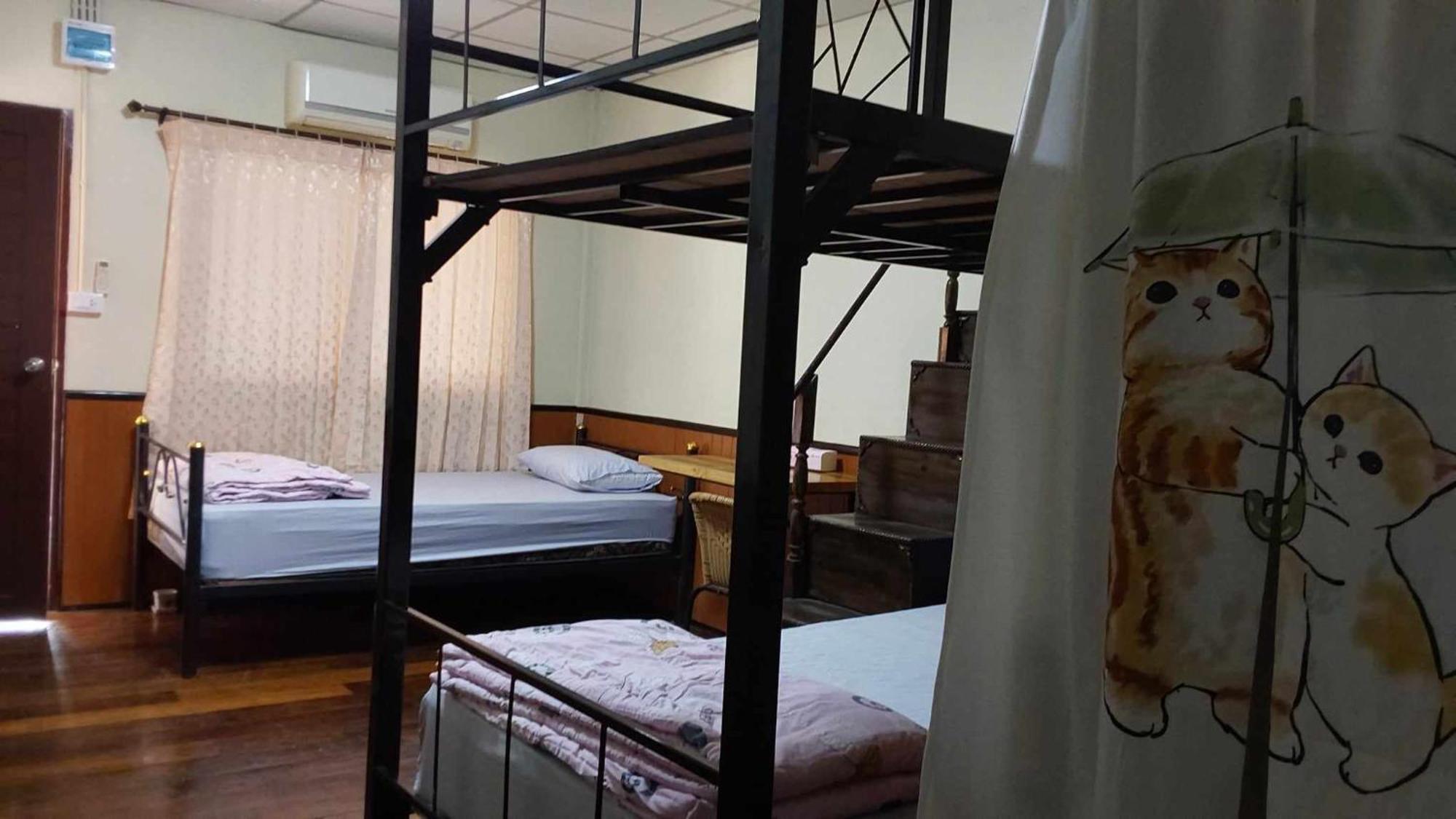 V House Ξενοδοχείο Αγιουτάγια Εξωτερικό φωτογραφία